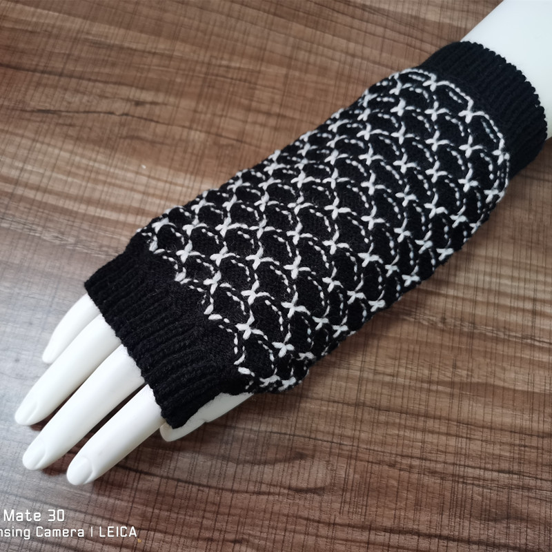 Cross-Border Autumn and Winter New Tibetan Line Cross Jacquard Short Open Finger Knitting Wool Gloves Knitted Warm Half Finger Arm Sleeve