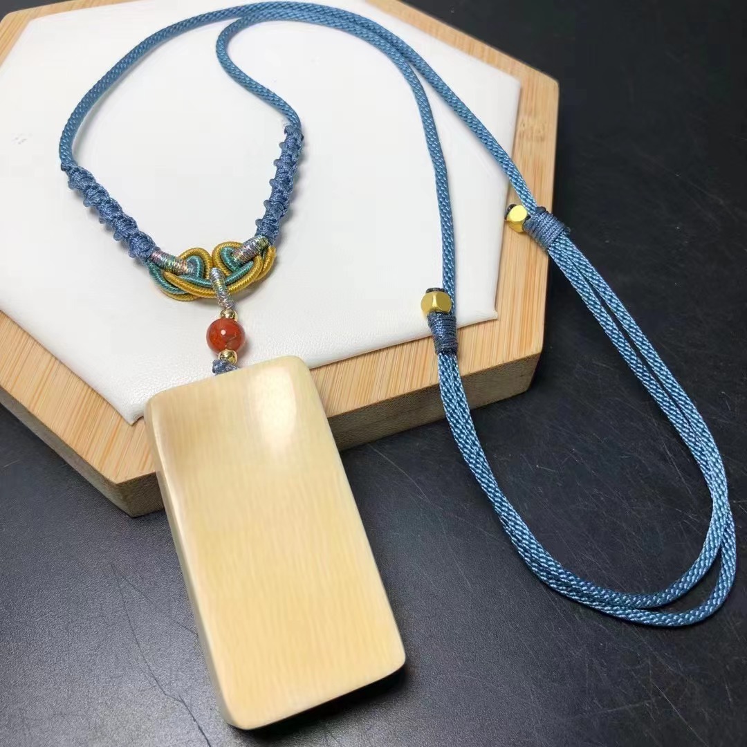 厂家批发 猛犸象牙无事吊坠搭配项链绳原皮成色冰润细腻diy男女款