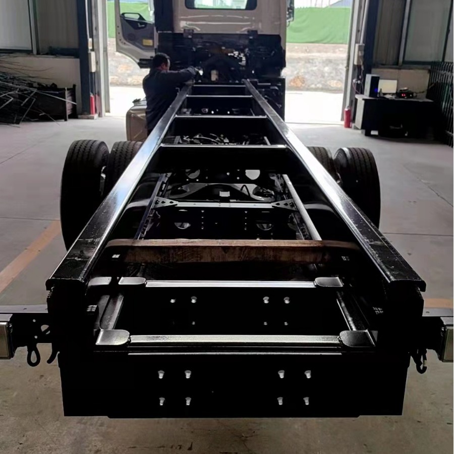 适用陕汽车架配件批发德龙x6000车架加强横梁纵梁德龙大梁支架