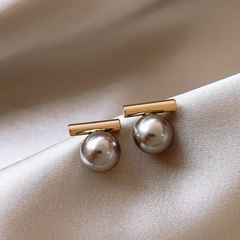 Sterling Silver Needle French Style Gray Pearl Metal Stud Earrings Retro Simple Elegant Earrings Ins Cold Earrings