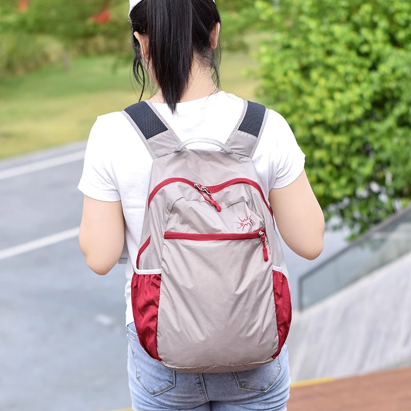 香港户外背包女轻便登山包25升可折叠皮肤包旅行双肩包潮-阿里巴巴