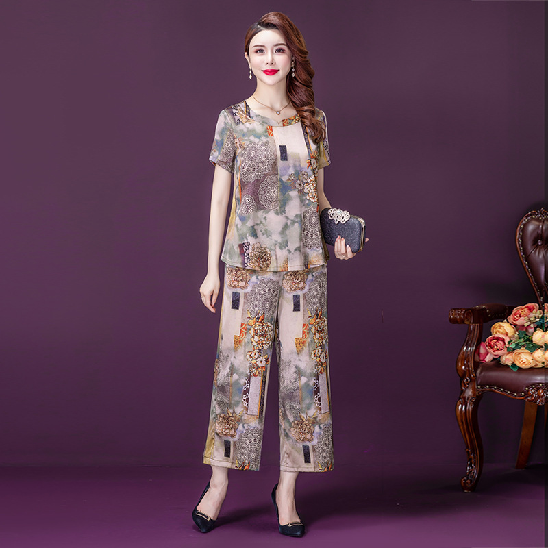 Real Shot Middle-Aged and Elderly Women's Clothing Summer Flower Color Casual Fashion Two-Piece Suit Mom Wear Cropped Pants Western Style Wide Lady Suit