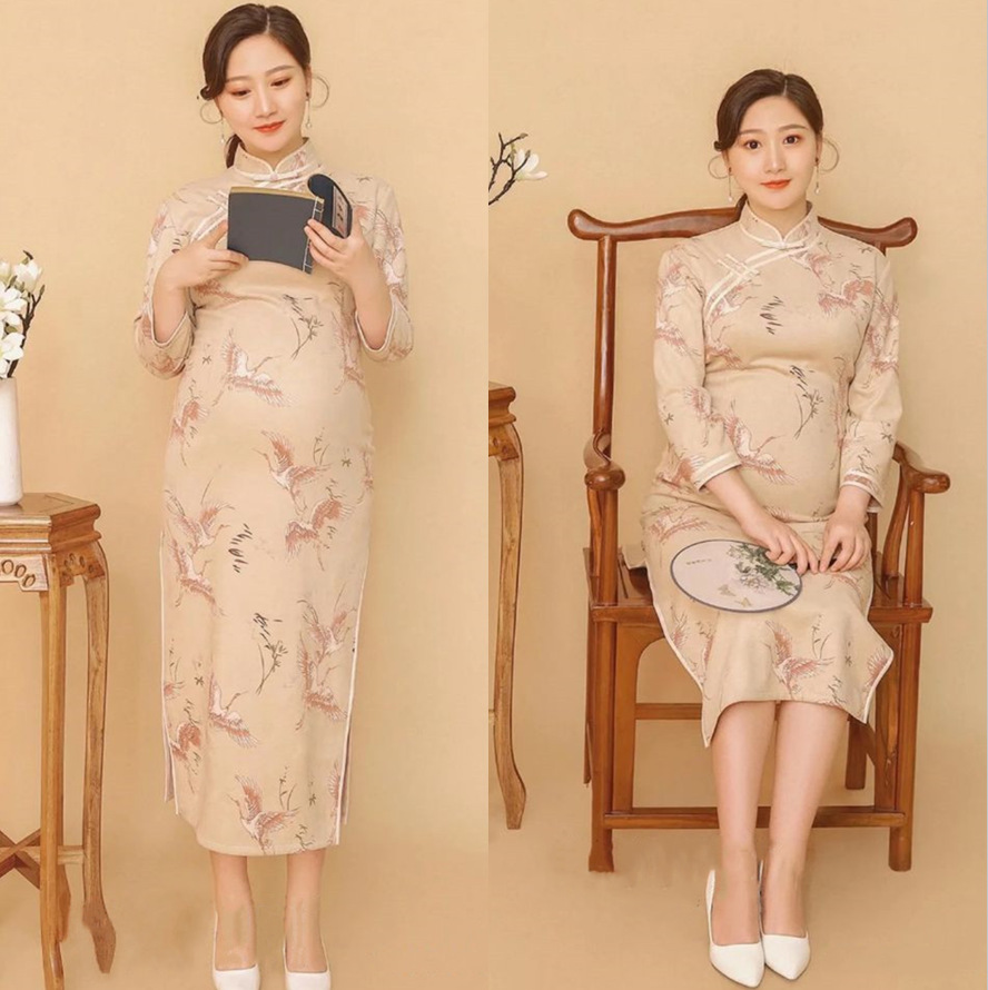 21展会新款孕妇拍照服装国风印花旗袍写真艺术孕照影楼摄影孕妇装
