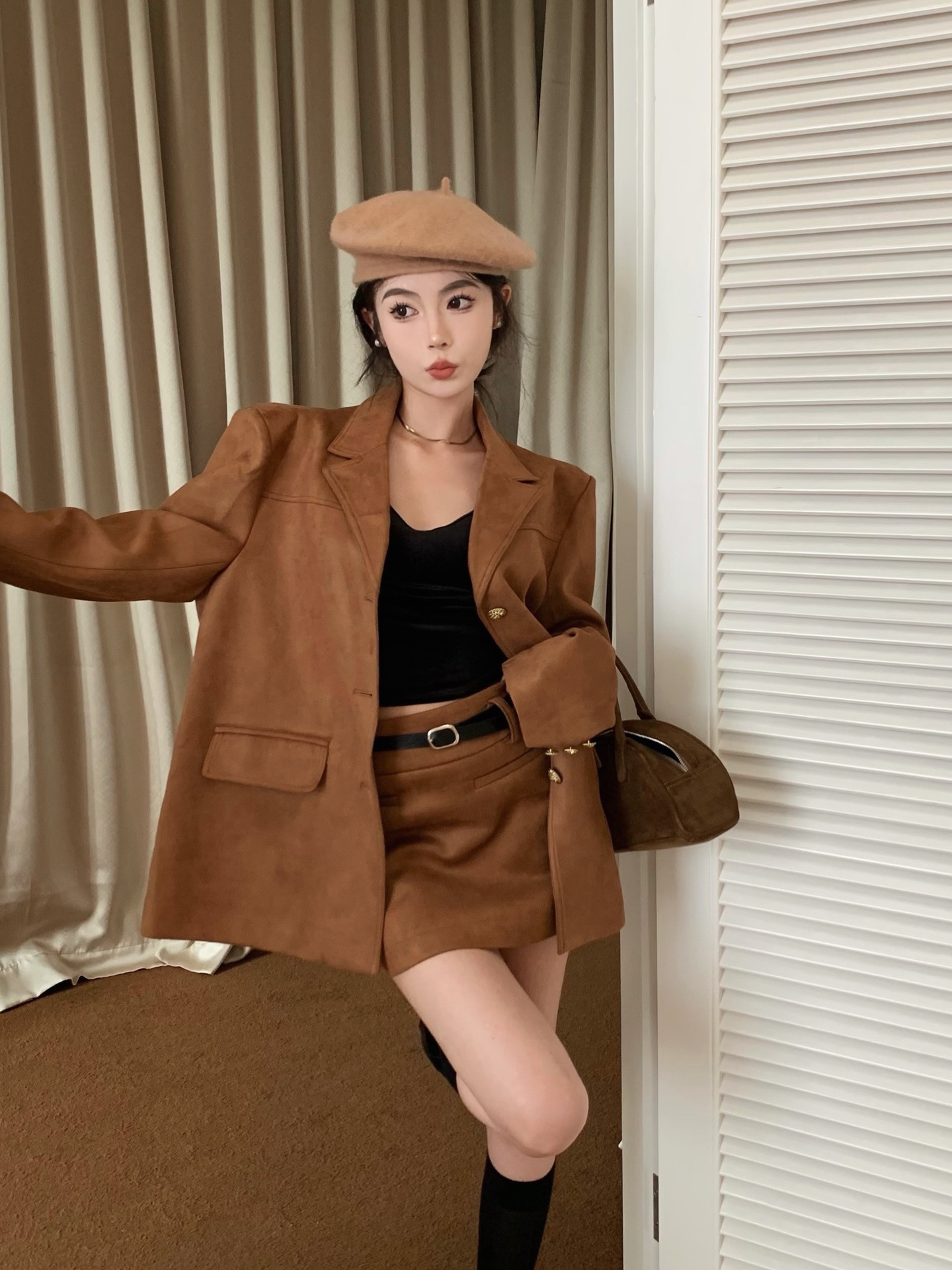 棕色麂皮绒西装外套女秋冬复古气质宽松中长版高级感休闲西服上衣