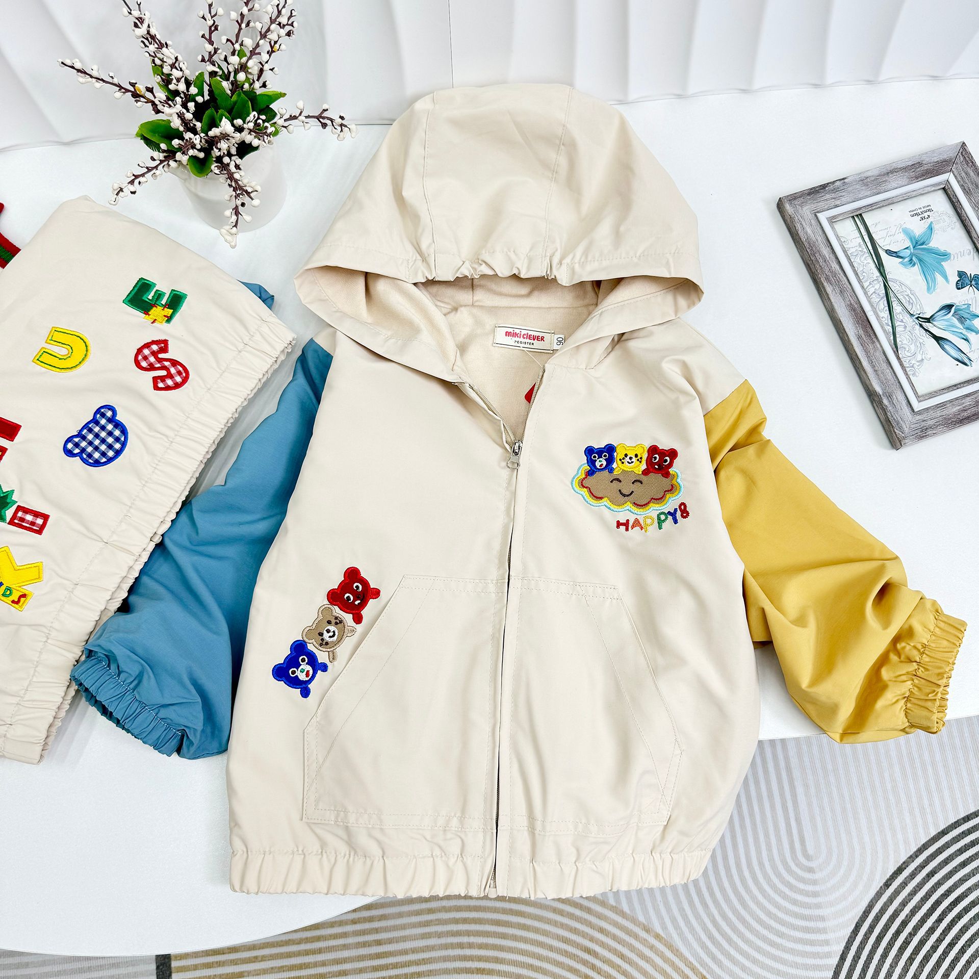 外贸日系中小童24秋季新款卡通小熊风衣男女童装连帽开衫外套5021