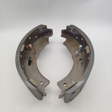 型号材质净重( kg )尺寸价格(元)库存进货数量单片刹车片铸铁330*23*