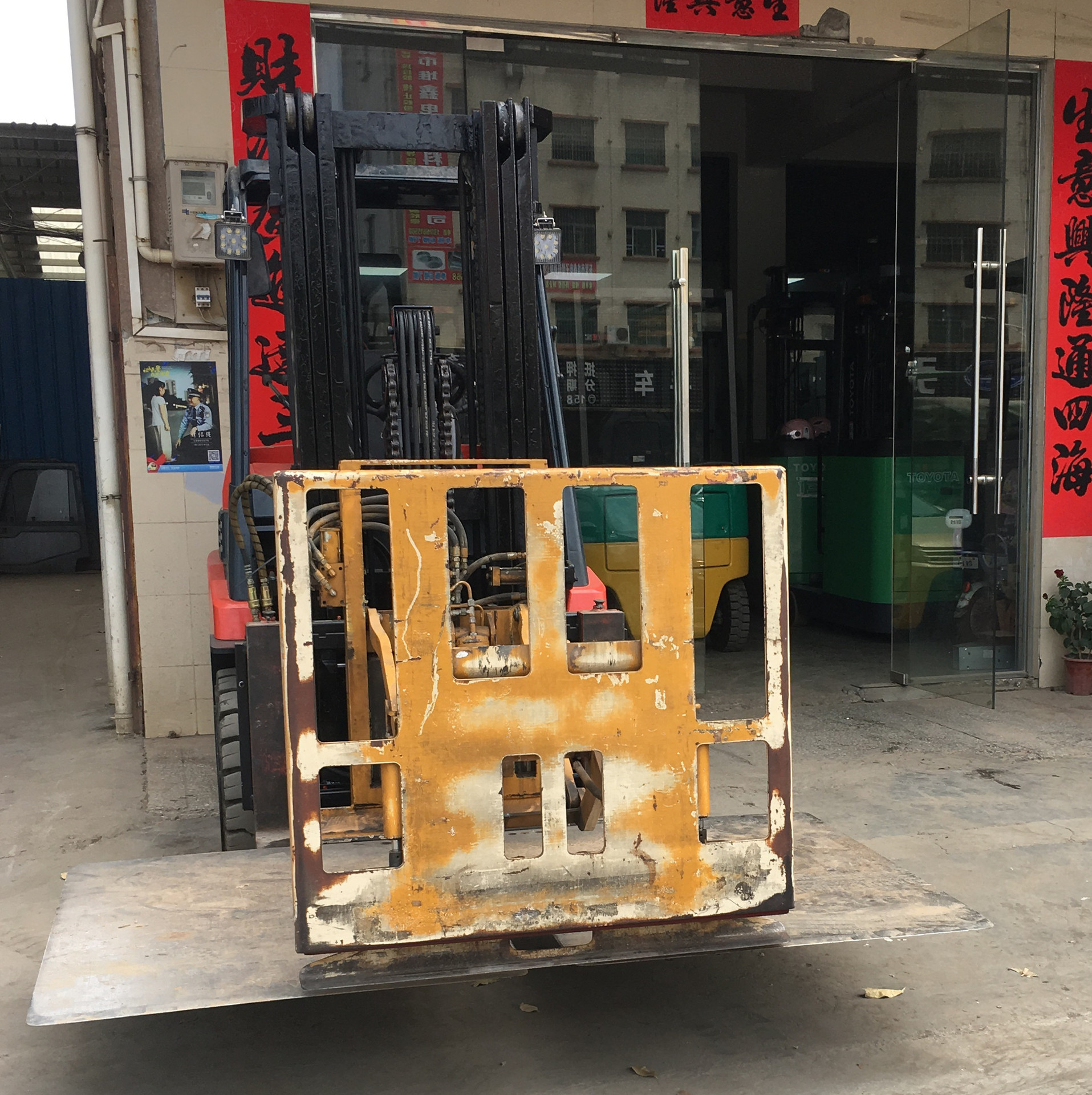 推拉器叉车出租 装卸无托盘货物属具推拉器 电动叉车推拉器出租