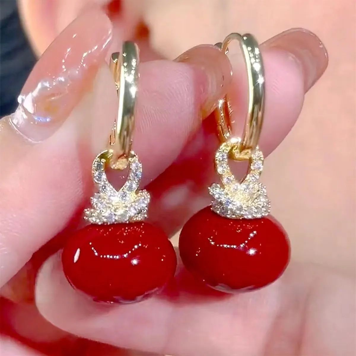 红色珍珠吊坠高级感气质法式红色珍珠吊坠耳环女小众百搭时尚2023