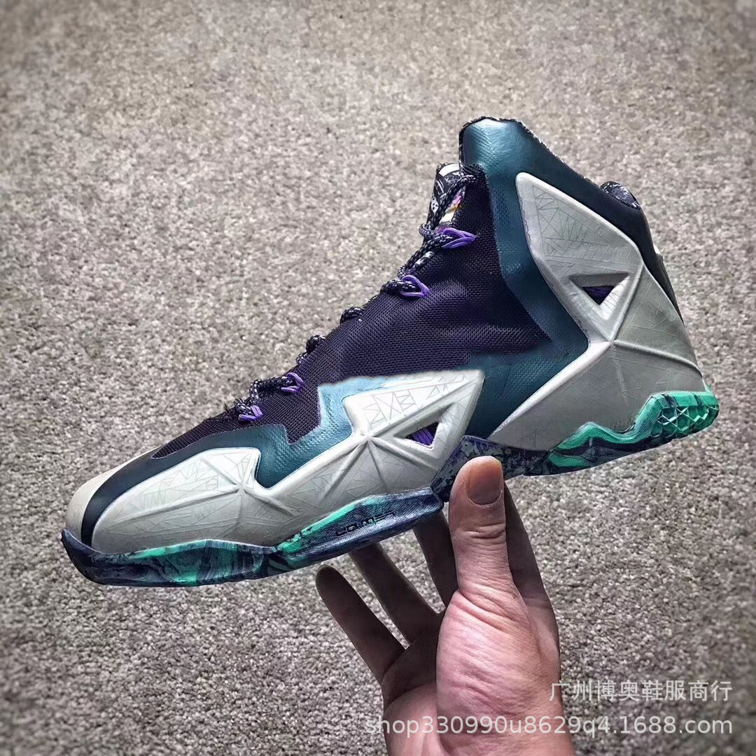 批发詹姆斯11代篮球男鞋鸳鸯全明星夜光实战圣诞涂鸦lbj18兵马俑
