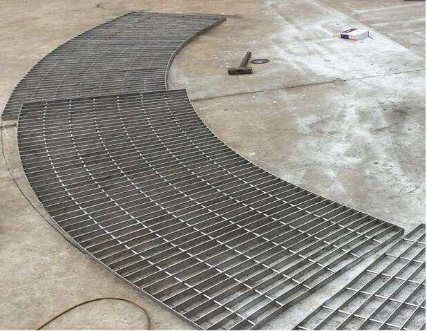 地下停车场排水格栅板洗车房平台踏步板钢格栅石油化工沟盖钢格板