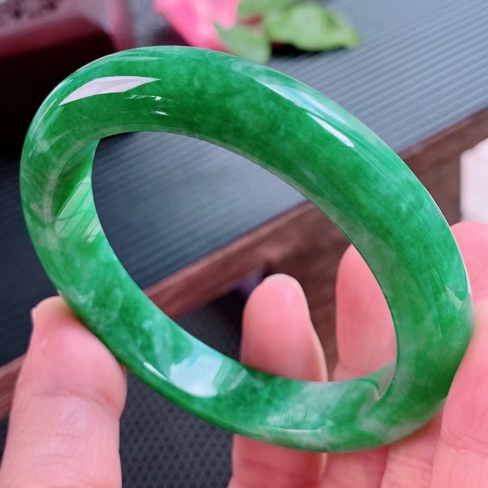 满绿翡翠手镯老坑