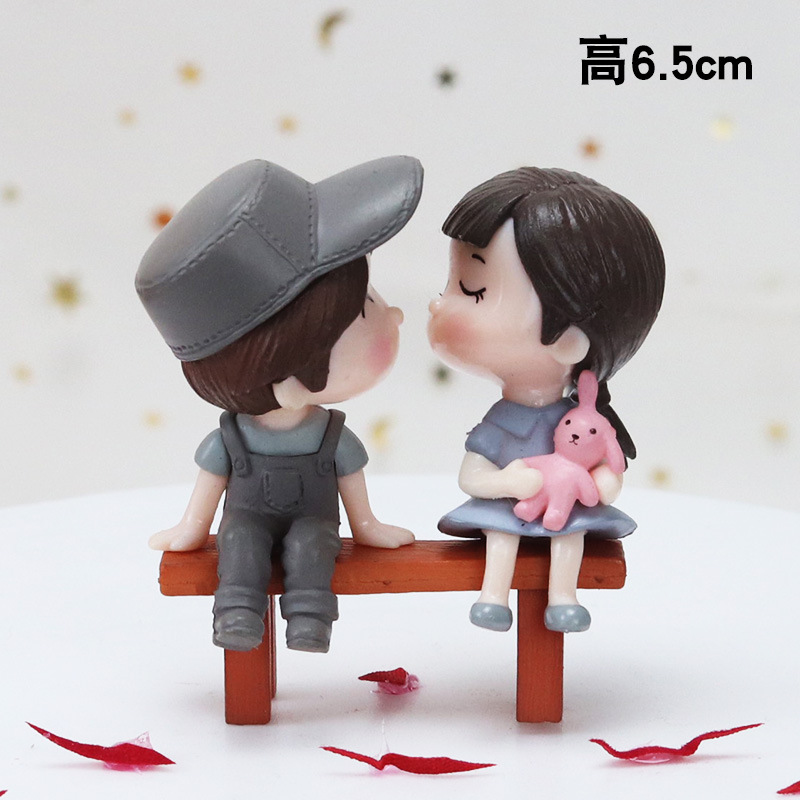 情人节蛋糕摆件情侣求婚爱人人偶表白亲亲抱抱蛋糕装饰摆件娃娃