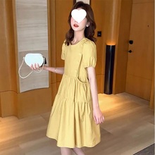 单侧排扣泡泡袖连衣裙女装2024夏季新款韩版减龄显瘦设计感裙子酱
