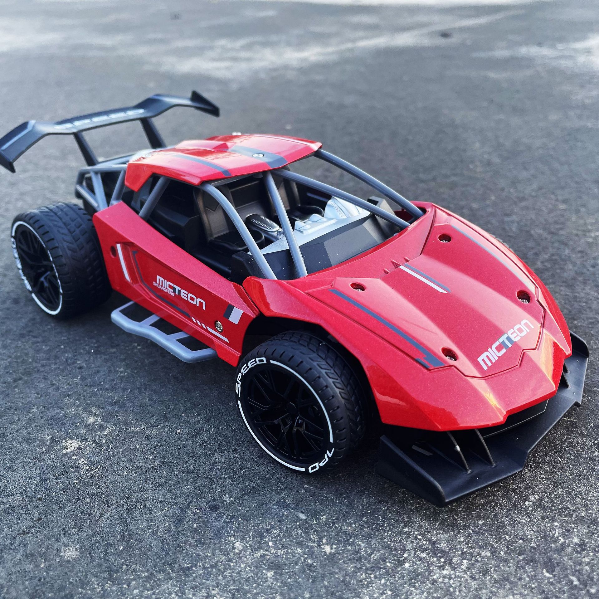 跨境合金遥控车四驱漂移赛车充电动rc高速车儿童玩具车男孩跑车