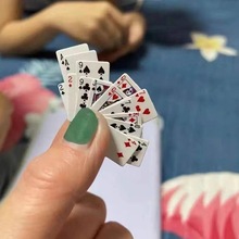现货迷你扑克牌拇指超小扑克抖音同款旅行扑克纸牌恶搞小玩具批发