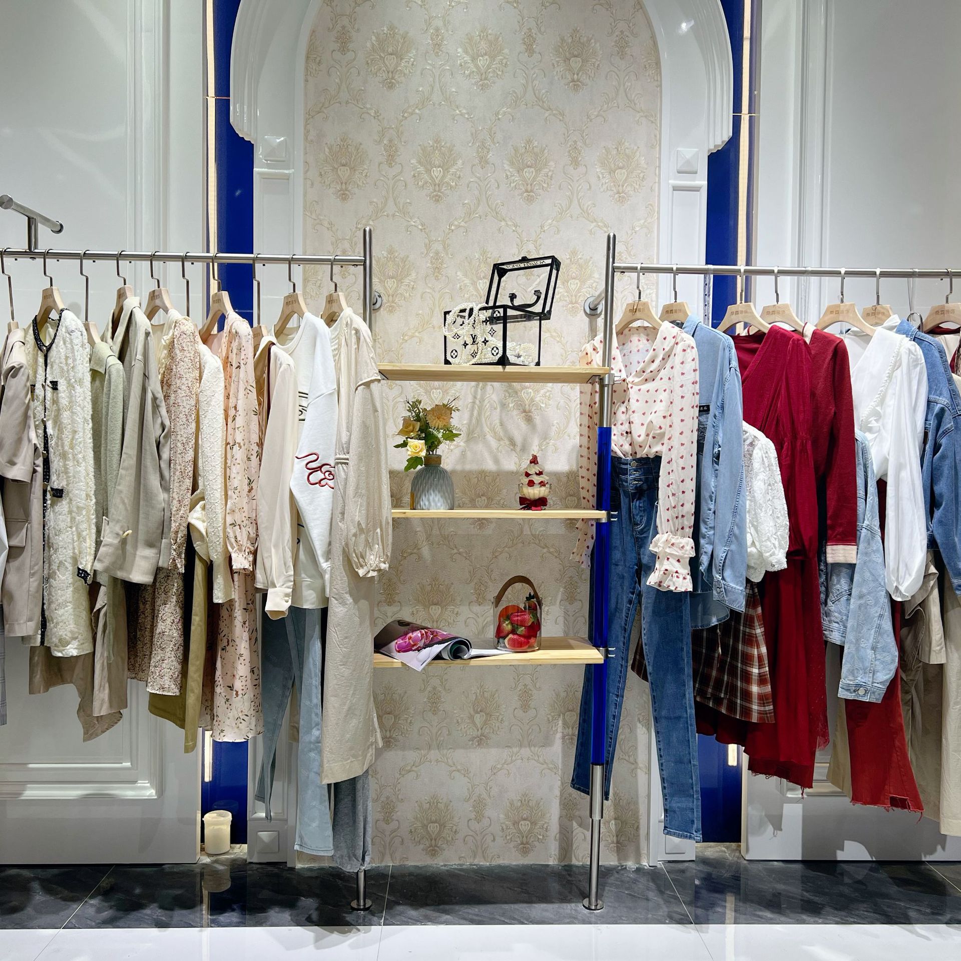 2022春三彩女装连衣裙批发品牌折扣女装尾货货源专柜撤柜库存清仓