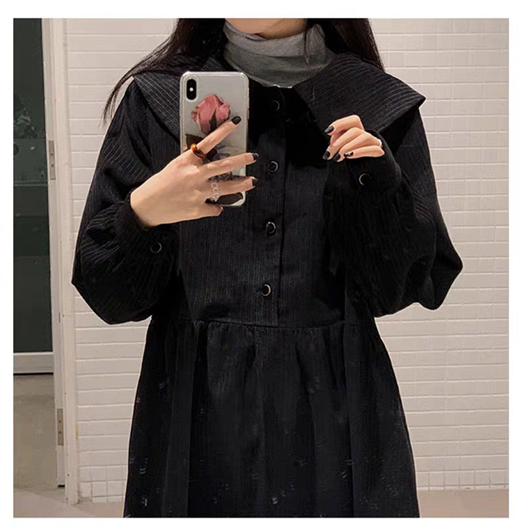 翻领黑色娃娃裙女2021秋冬新款大码女装穿搭法式复古灯芯绒连衣裙