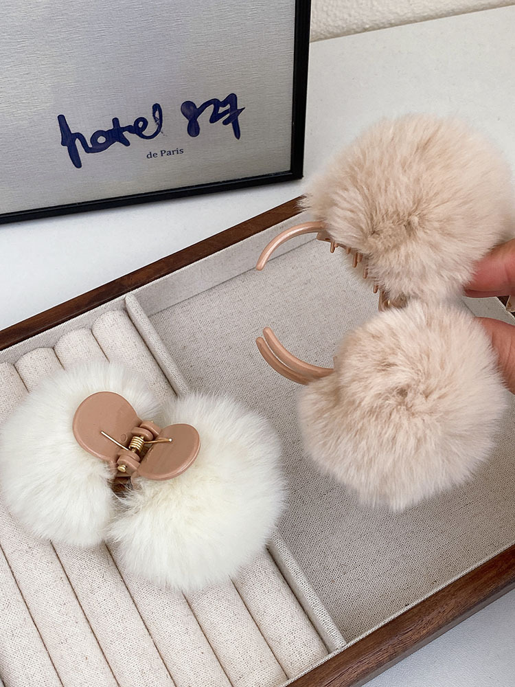 Cute Small Hair Ball Hairpin Real Rex Rabbit Fur Shark Clip Autumn and Winter Internet Celebrity Ins Style Plush High Ponytail Hair Clip Hair Accessories