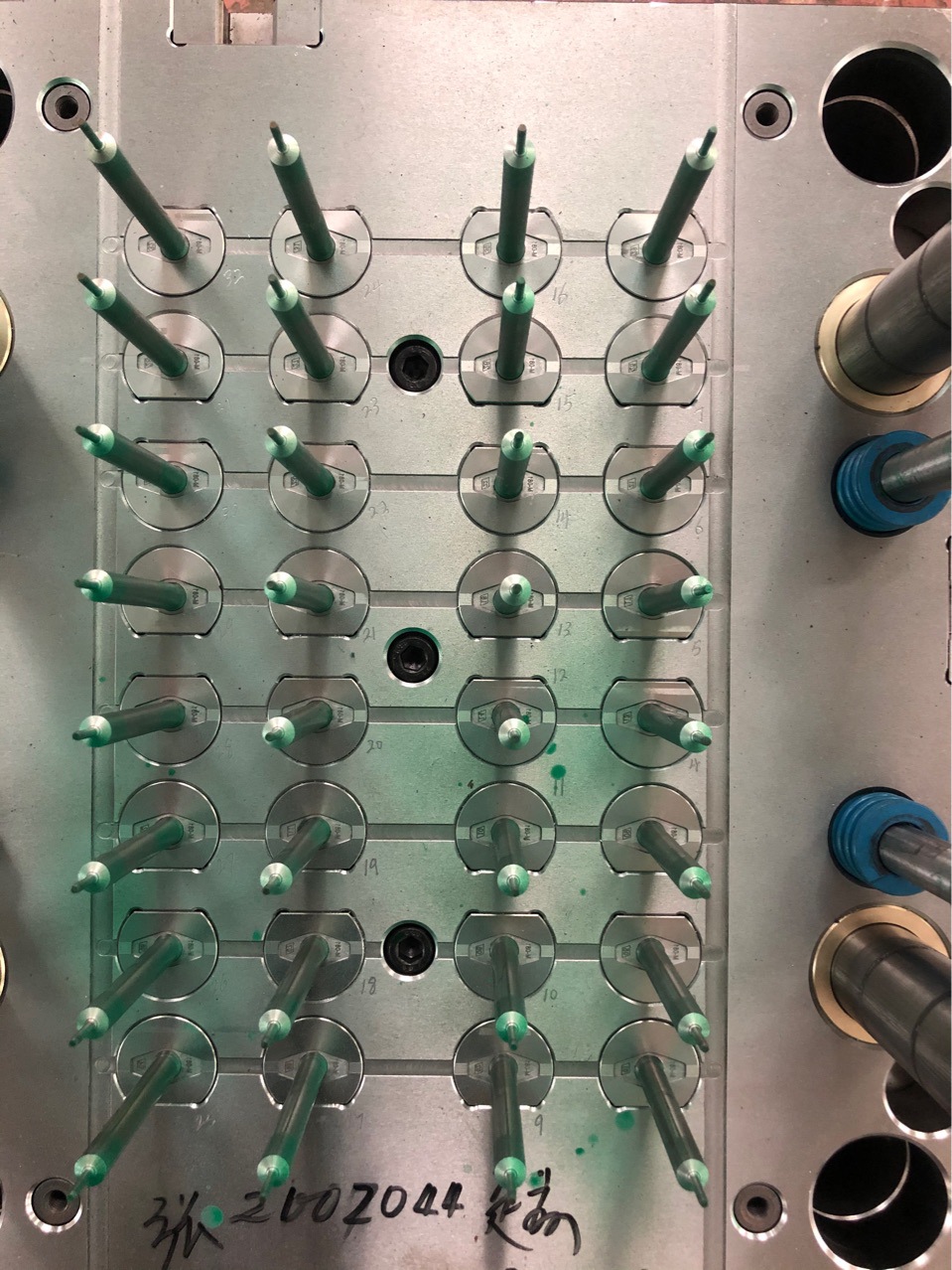 5ml螺口直口针筒注射器模具