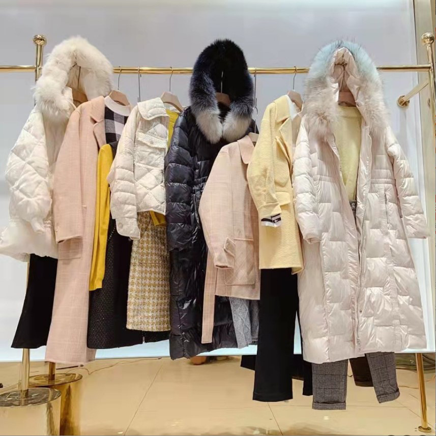 森马羽绒服冬装尾货品牌折扣女装四季青棉服外贸尾单批发地摊货源