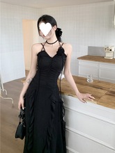 法式黑色吊带连衣裙子女夏季修身显瘦气质性感海边度假长裙子