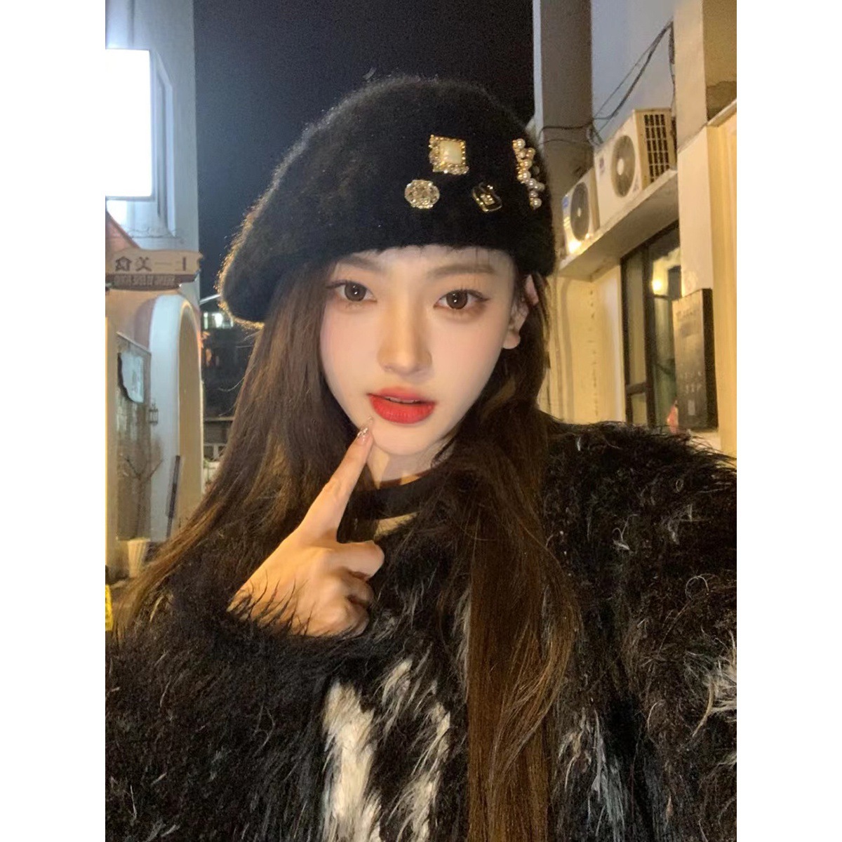 Korean Style Handmade Rhinestone Plush Beret Women Autumn and Winter Warm All-Matching Beret Black Fashion Painter Cap