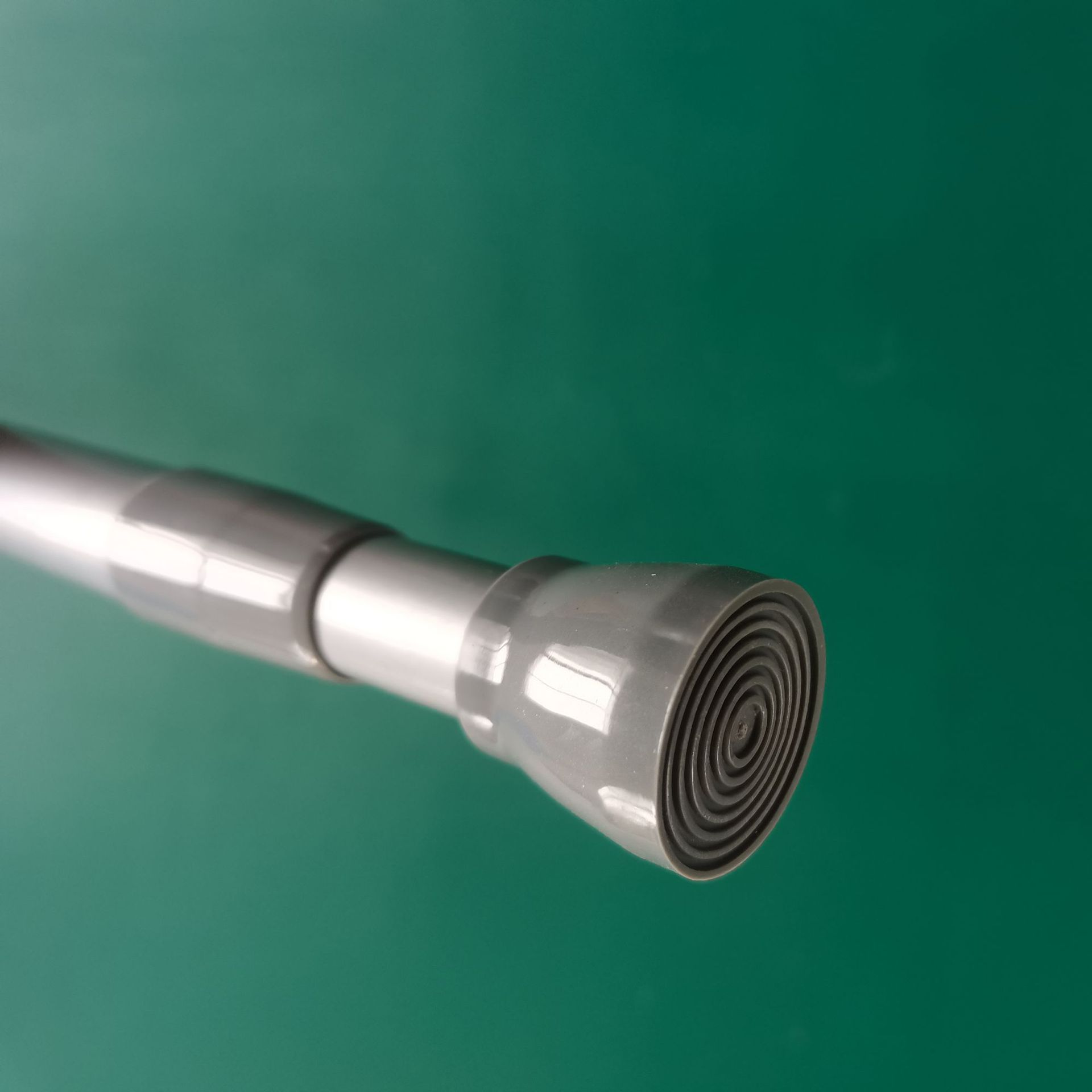 厂家供货铁管铝管22mm喷塑灰色旋转型可伸缩浴帘杆窗帘杆浴室杆