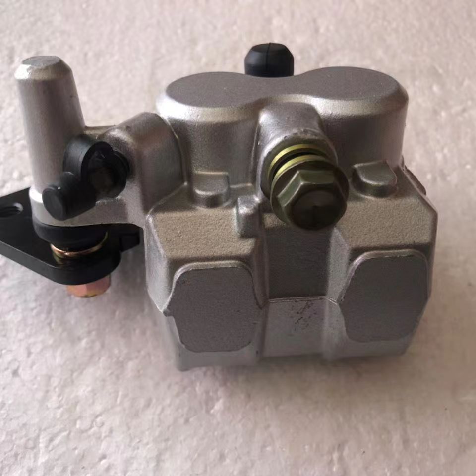 摩托车配件 迅鹰前轮右边刹车泵前碟刹下泵踏板车电动车下泵-阿里巴巴