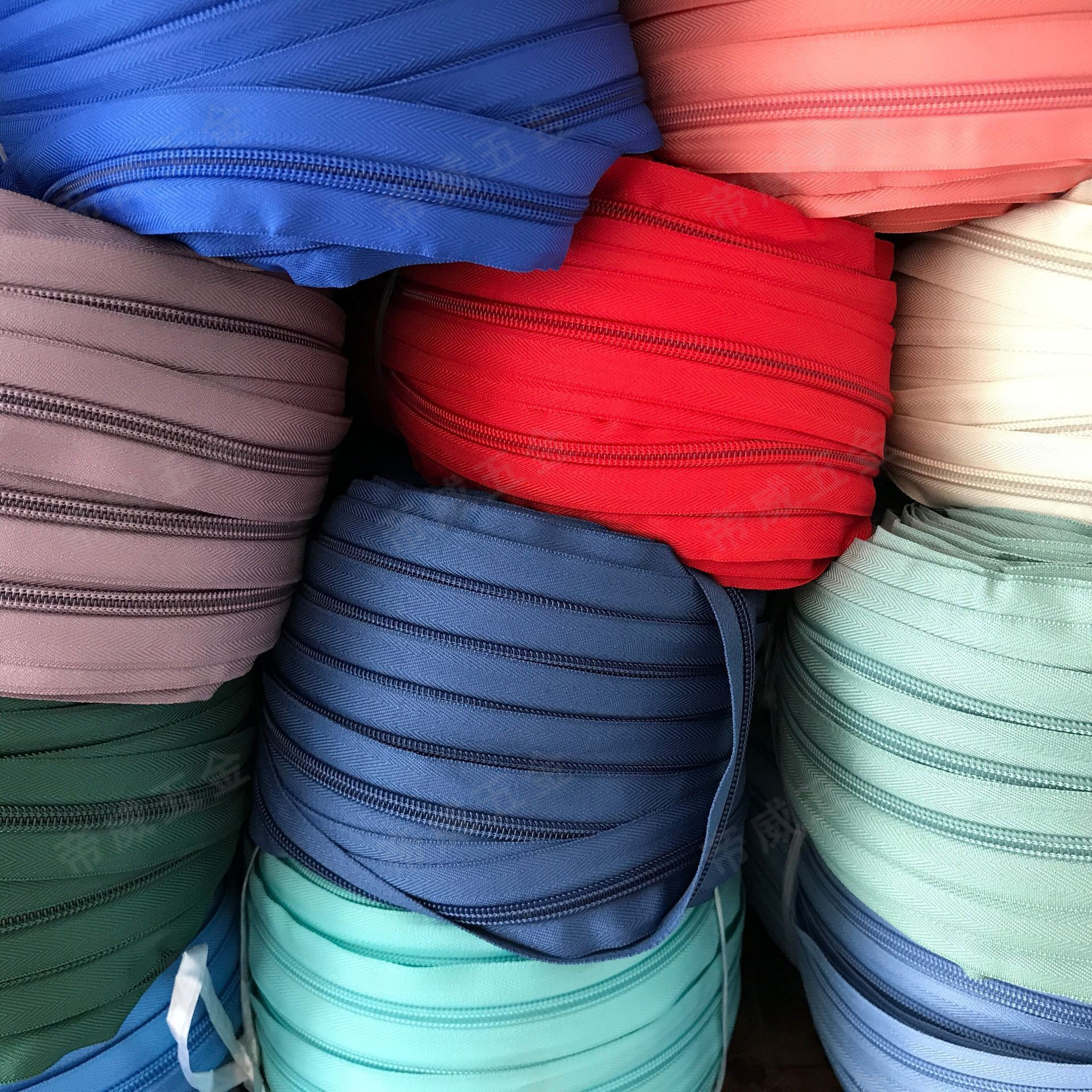 Manufacturer No. 5 Nylon Zipper Chain Bundle Zipper Color Dye Sofa Cushion Luggage Accessories Zipper Wholesale