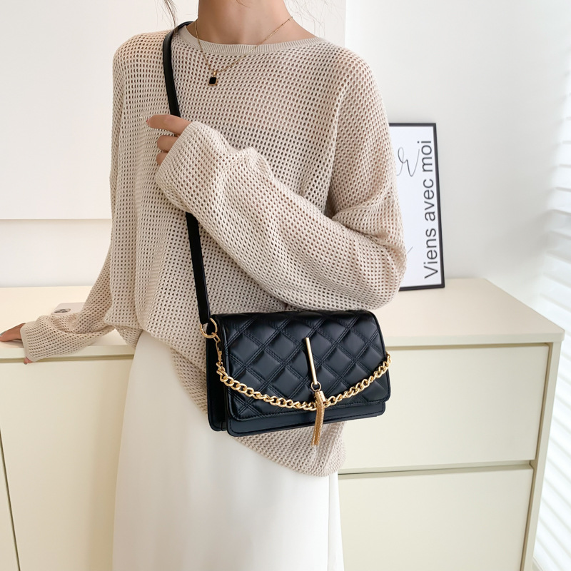 Korean Style Popular Fashion Pouches Women's 2022 New Trendy Diamond Small Bag Shoulder Messenger Bag Chain Small Square Bag