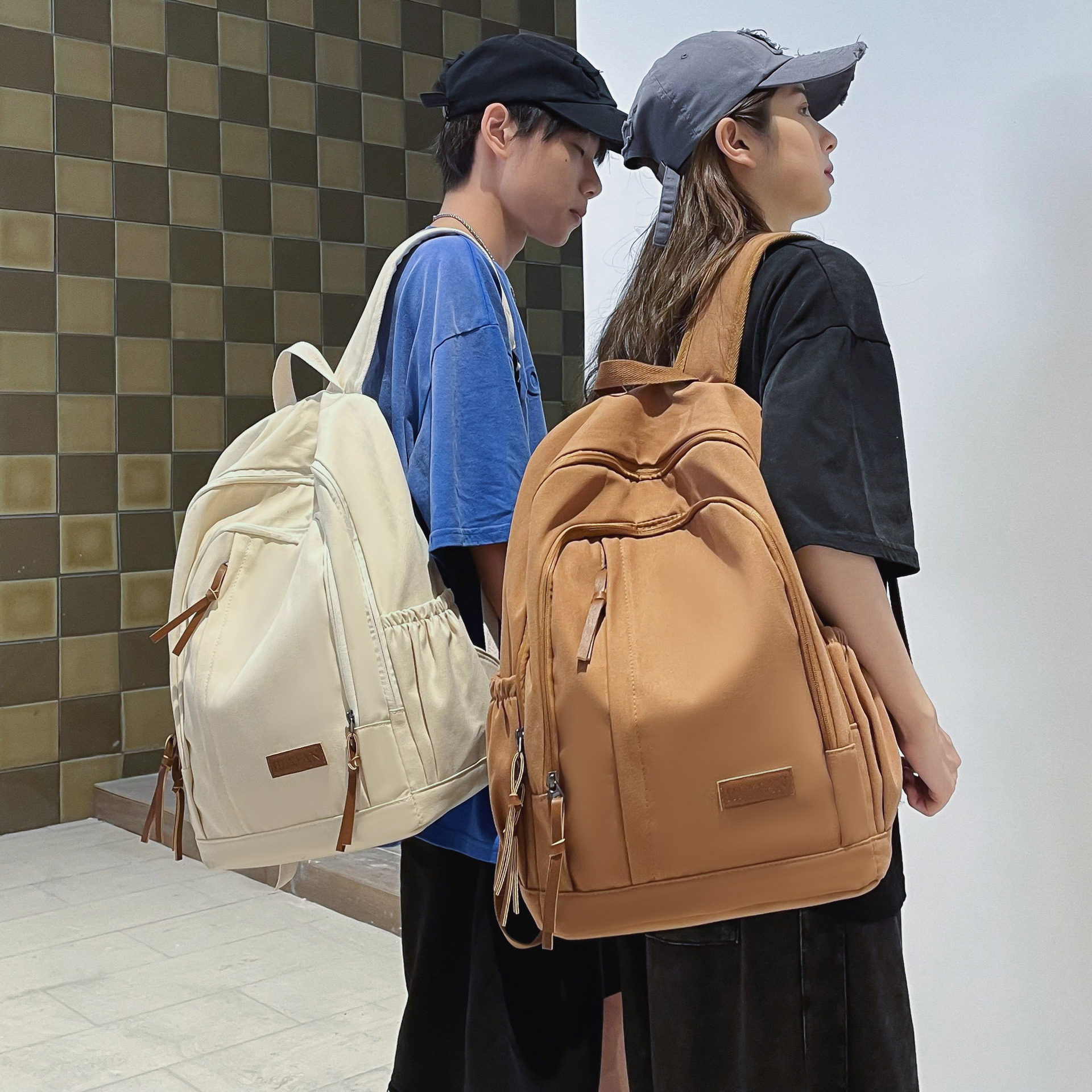 一件批发学生书包新款潮牌双肩背男女防水耐磨大容量情侣旅行背包