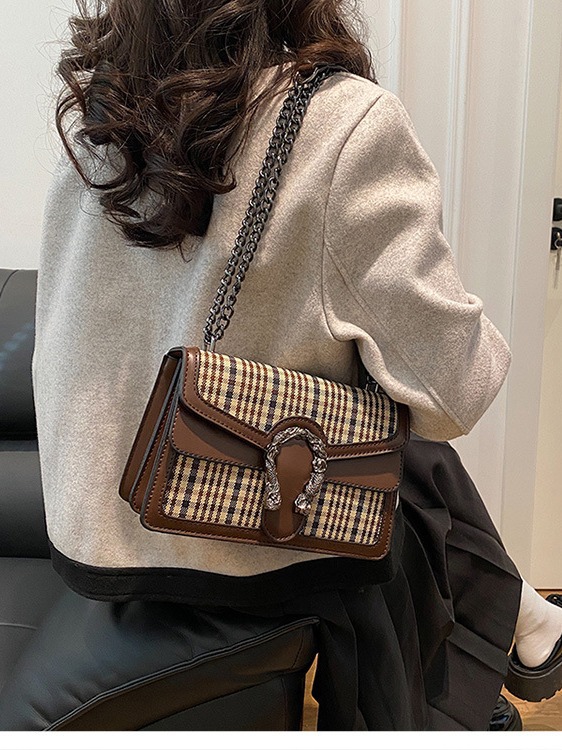 Cross-Border Bag Women's 2023 New Fashion Chain Messenger Bag Plaid All-Match Niche Shoulder Wine God Women's Bag