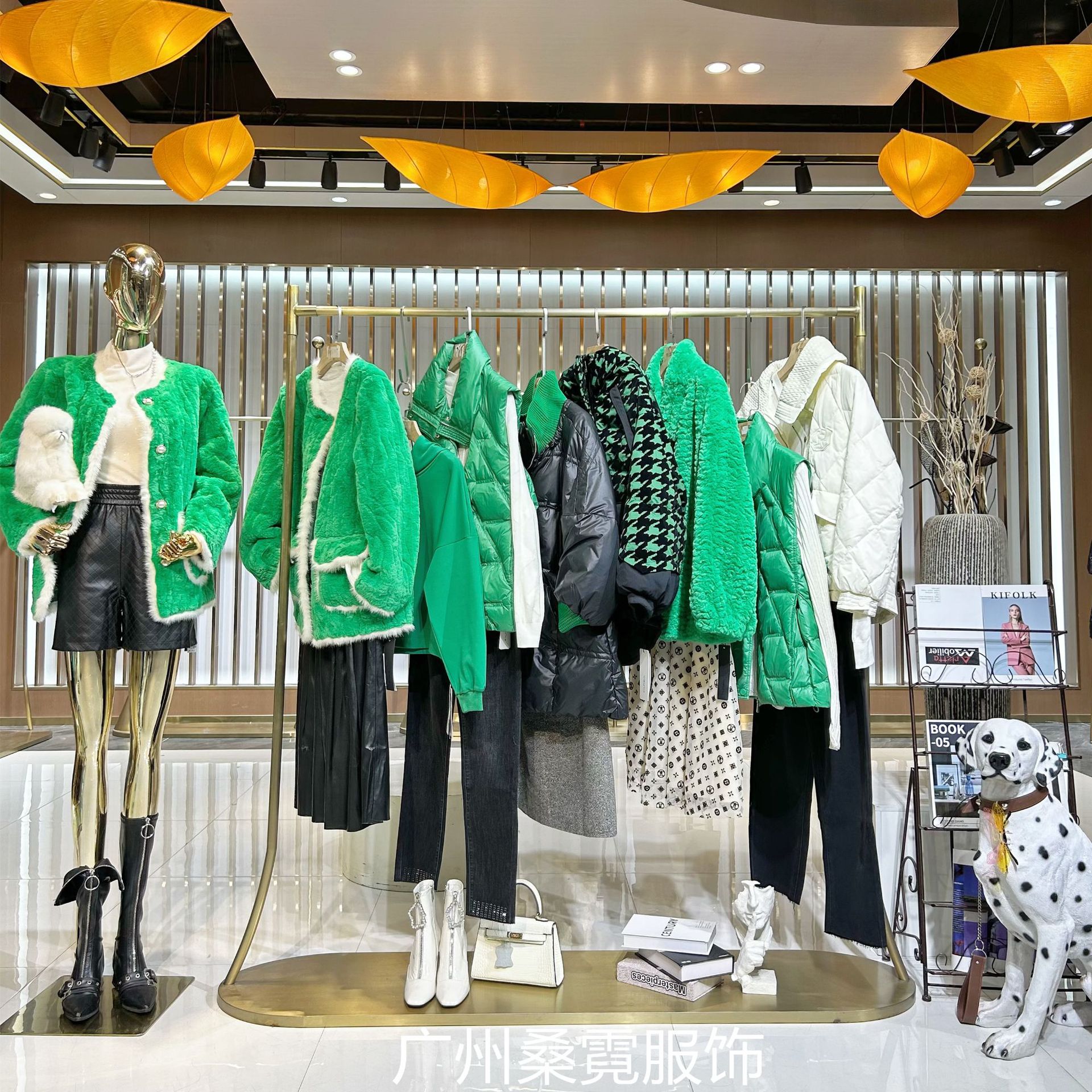 依薰冬一线品牌折扣女装专柜撤柜实体直播档口一手货源批发供应