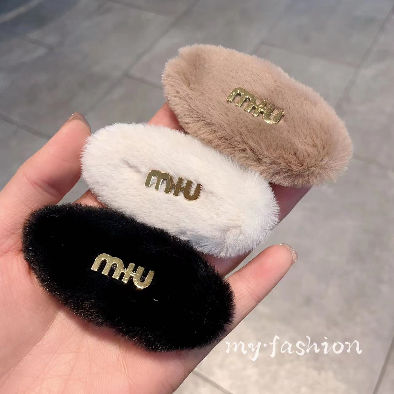 miumiu毛绒发夹~秋冬新款字母刘海夹子发饰气质侧边夹前时尚发卡