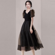 黑色V领泡泡袖连衣裙女2023夏季新款法式复古气质收腰显瘦网纱裙