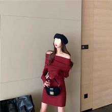 秋款女装2023年新款高级感长袖一字肩针织连衣裙红色包臀短裙子女