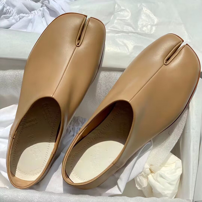 马吉拉新款分趾鞋女小众平底简约舒服软皮浅口一脚蹬懒人猪蹄单鞋