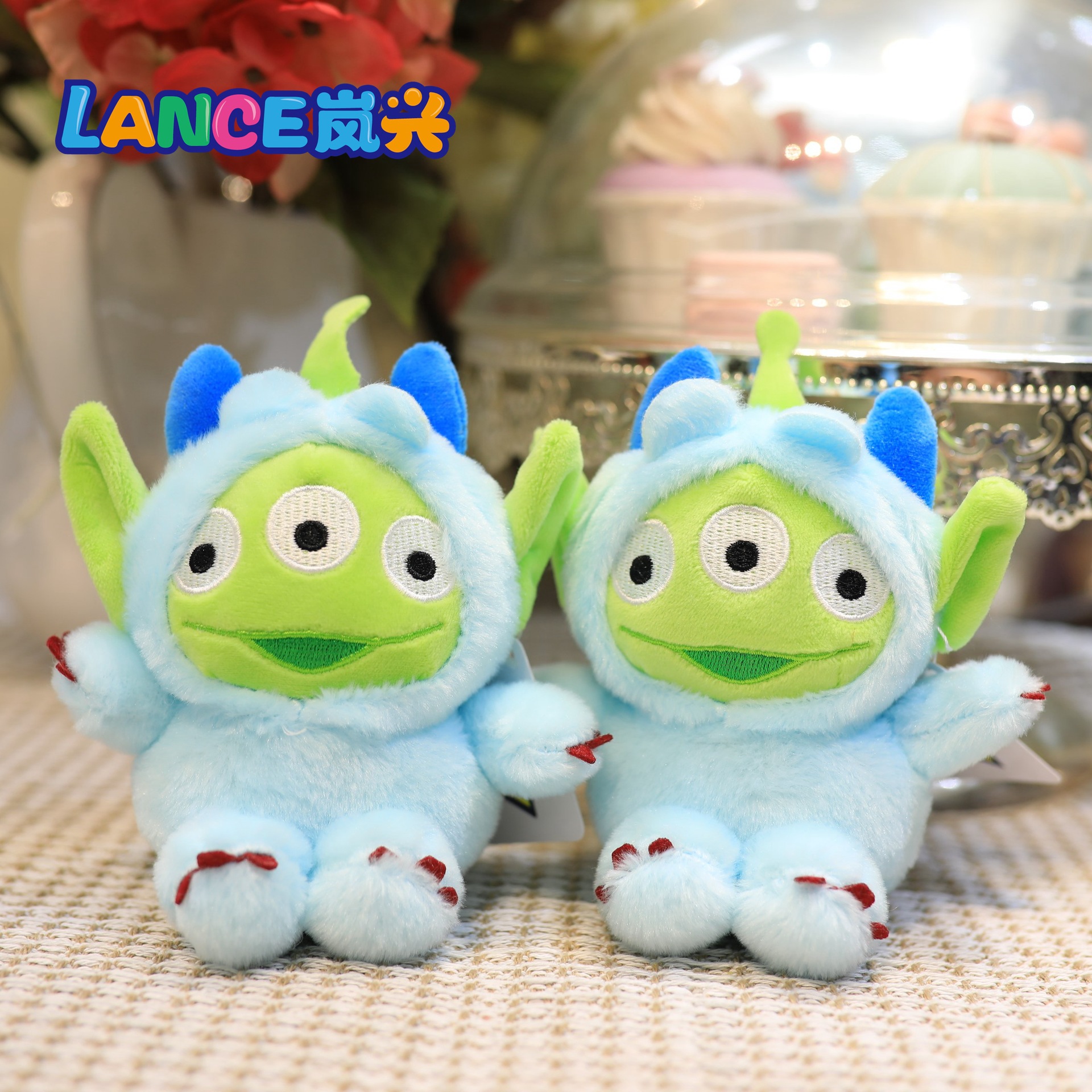 现货怪兽三眼仔12cm抖音网红公仔新款抓机娃娃玩具4寸钥匙扣挂件