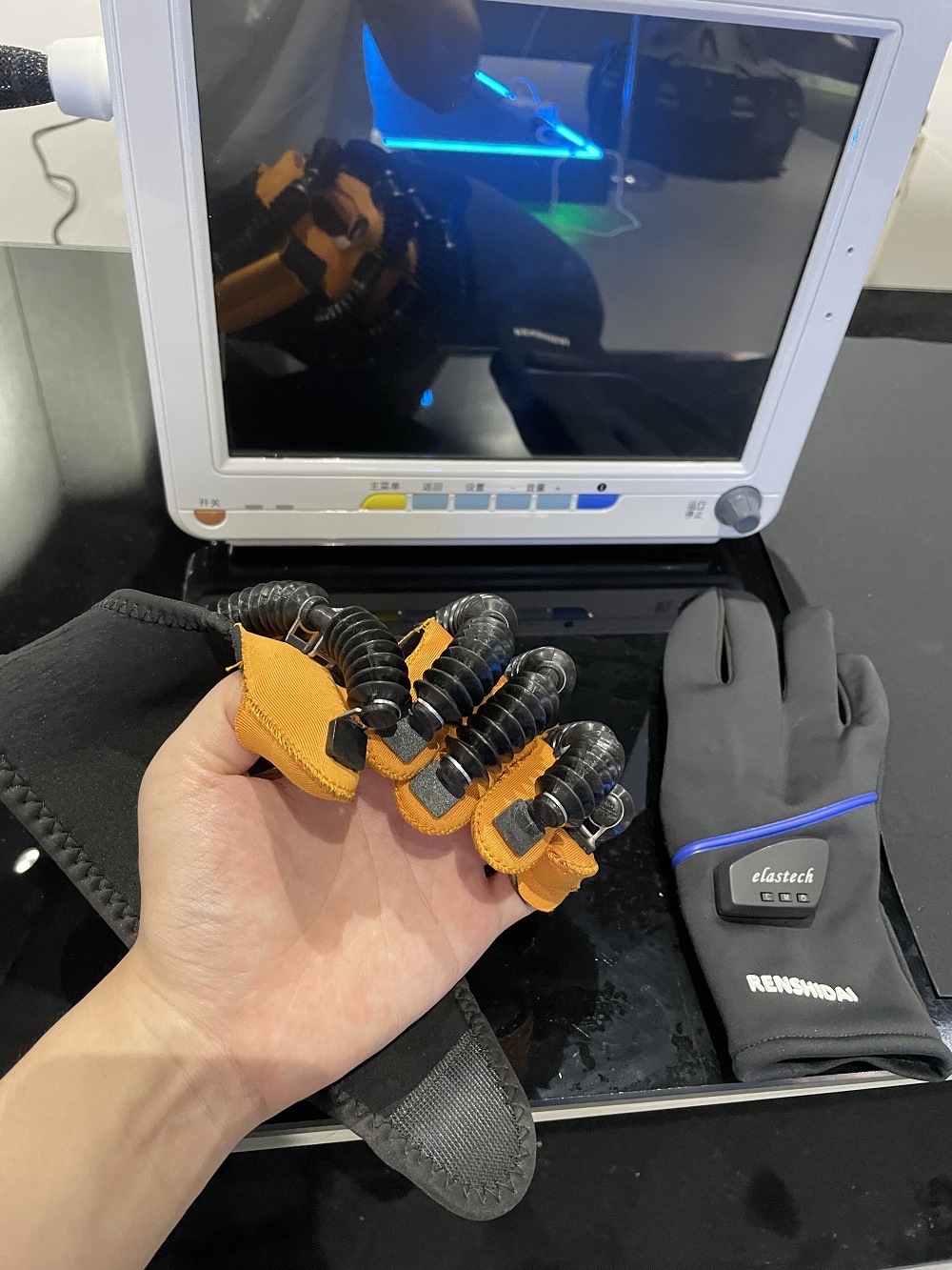 数据手套vr游戏蓝牙人机交康复训练手势监测触觉感知手语翻译手套