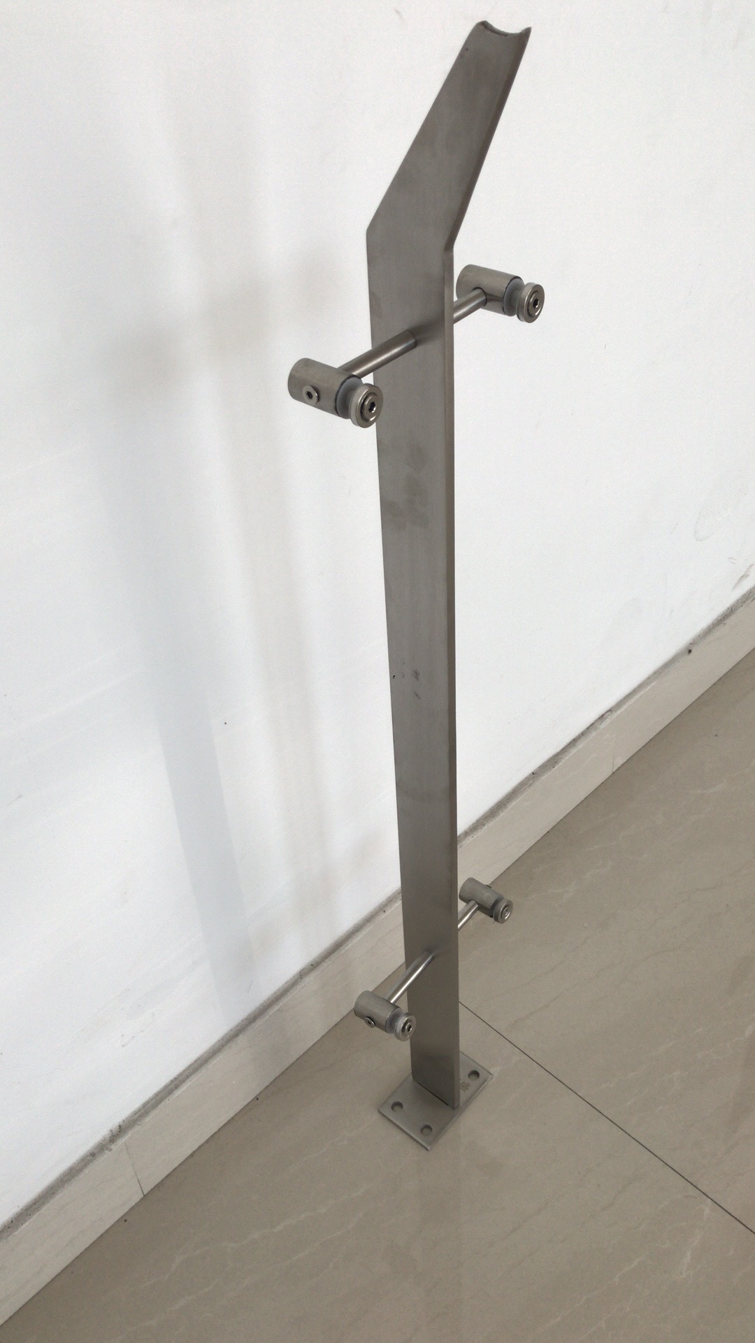 304不锈钢立柱栏杆玻璃楼梯扶手单片钢板立柱阳台商场室内外-阿里巴巴