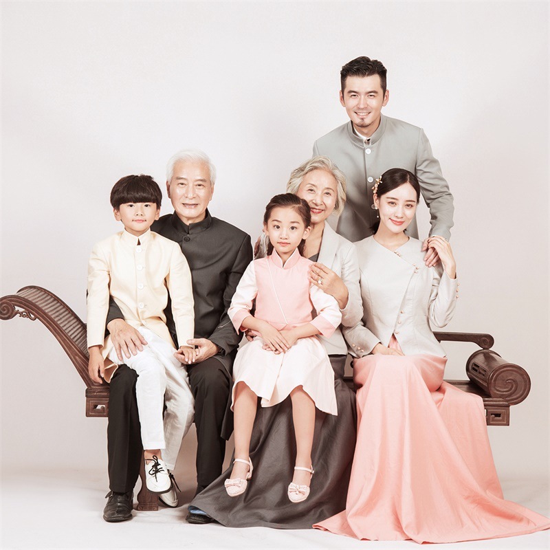 新款影楼全家福拍照装亲子摄影服装中国风主题一家六口家庭版套装
