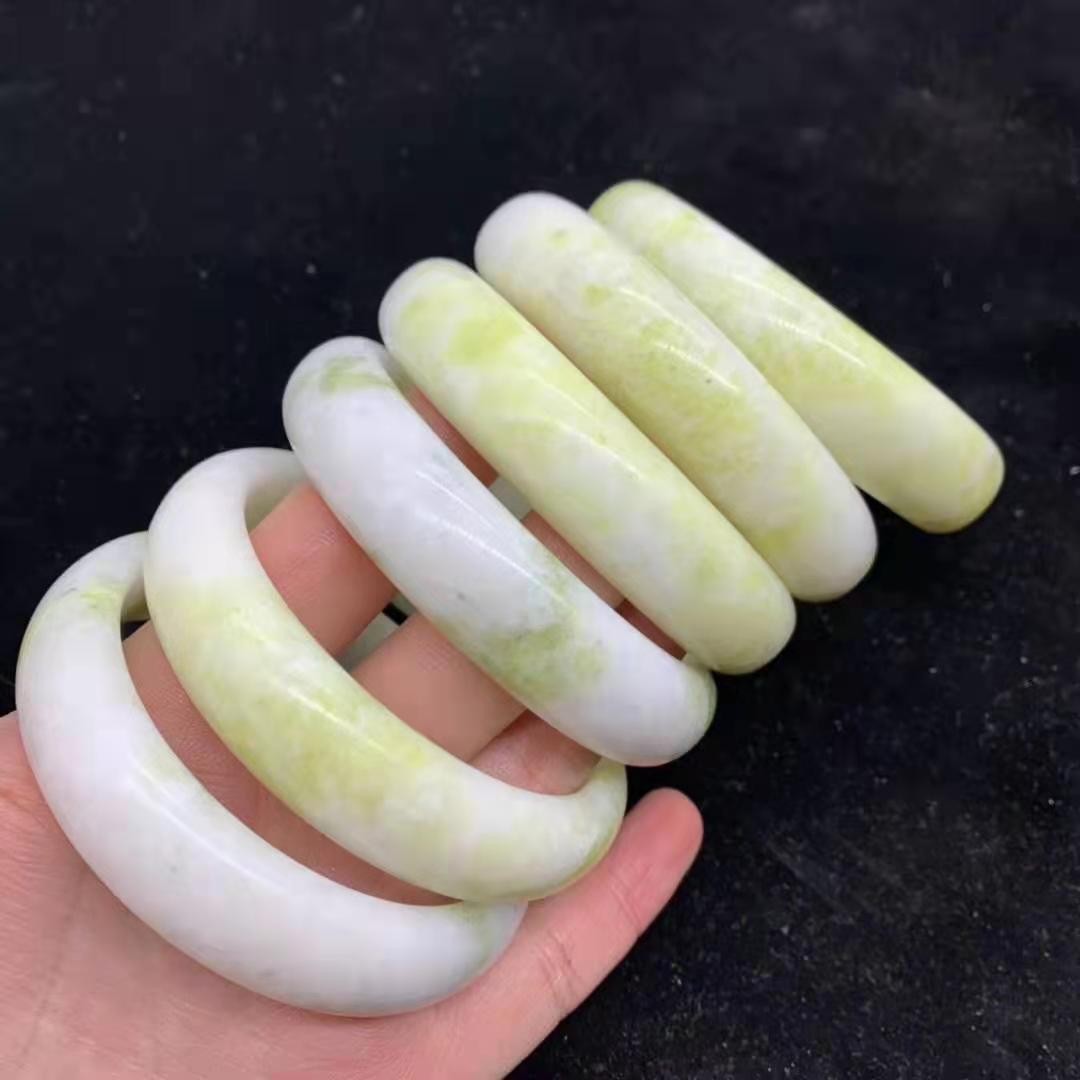 陕西蓝田玉手镯厂家 飘花黄姜花玉石玉镯 玉手镯礼品玉器地摊