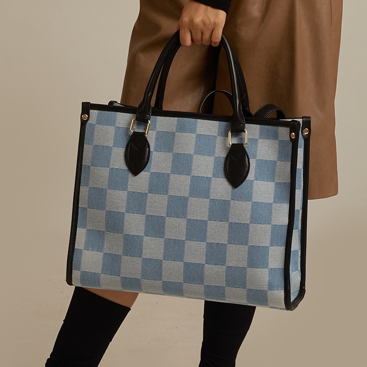 2024新款百搭通勤棋盘格托特包大容量简约手提单肩帆布印花大包包