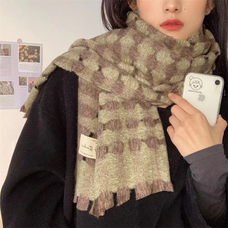 New Japanese and Korean Style Niche Plaid Scarf Women's Autumn and Winter Shawl Thickened Warm Student Hollow Scarf All-Matching