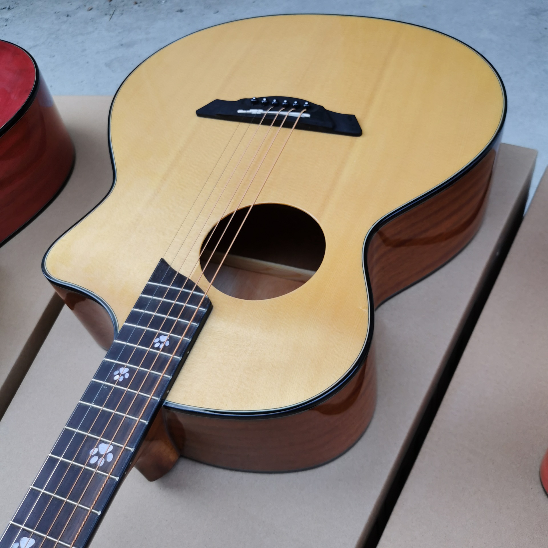 galyda41寸云杉沙比利民谣单板吉他古典头亮光木吉他批发支持贴牌