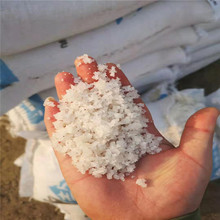 工业盐颗粒融雪剂 供应速溶融雪剂 液体融雪剂价格多少