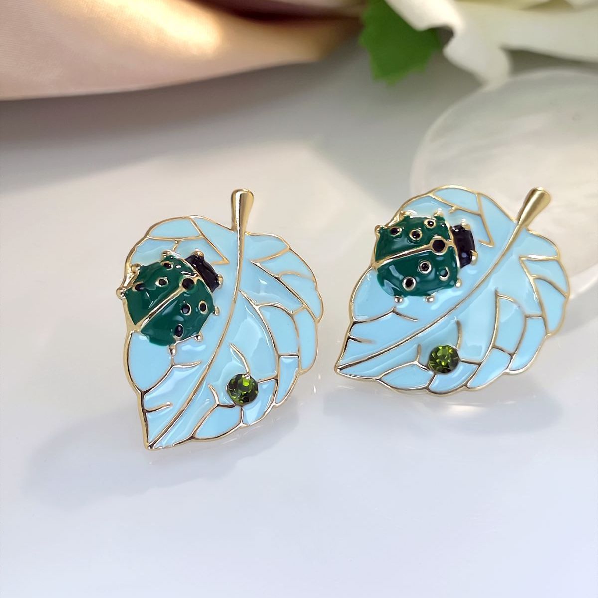 2023 Cross-Border Hot Sale Fresh Sweet Style LADYBIRD Leaf-Shaped Earring Pastoral Vacation Style Women's Light Luxury Earrings