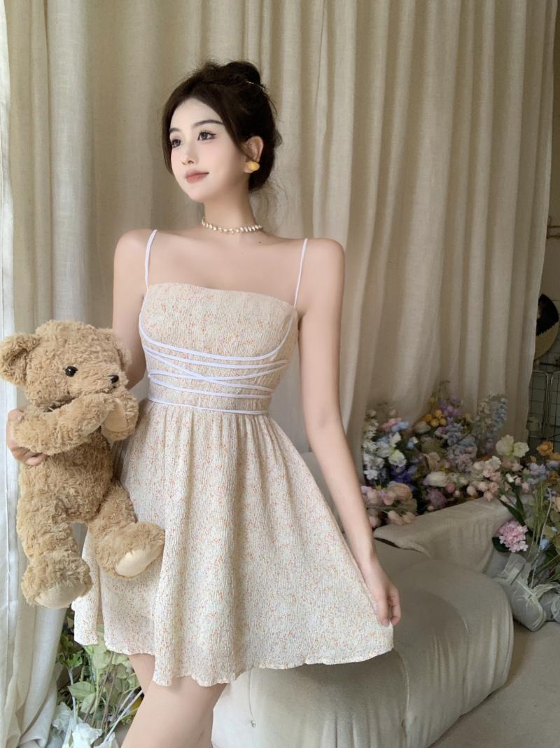 纯欲风碎花吊带连衣裙女夏季温柔甜美辣妹无袖绑带收腰公主短裙子