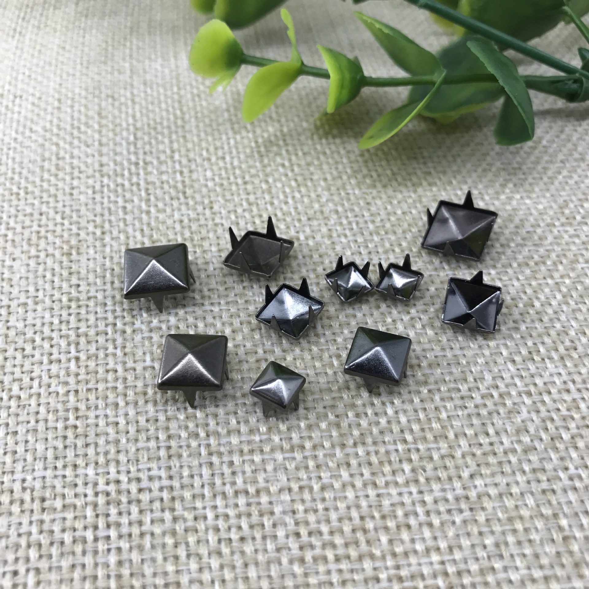 热销供应铜质四爪钉白色 蘑菇帽四爪钉 无孔四爪钉 2-15mm