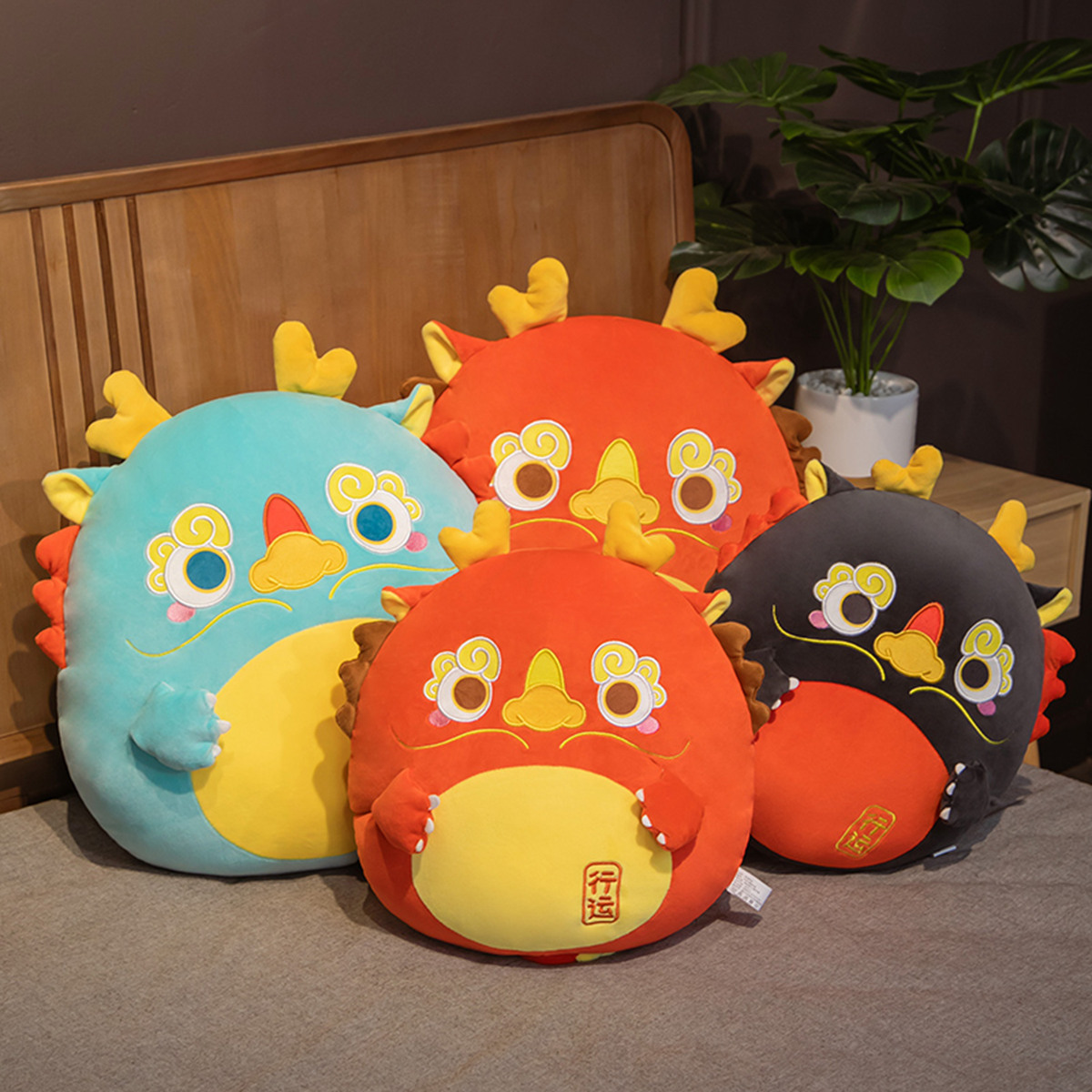 手捂行运一条龙毛绒玩具公仔玩偶床上柔软娃娃抱枕女生新年生日礼